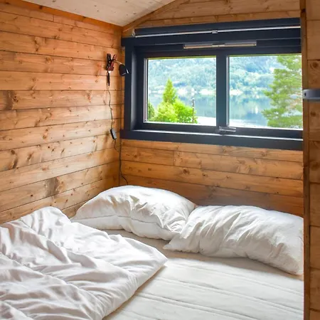 Сasa de vacaciones Stunning In With Kitchen Vradal