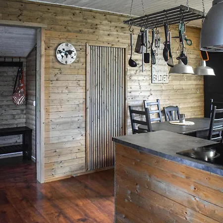 Ferienhaus Stunning In With Kitchen